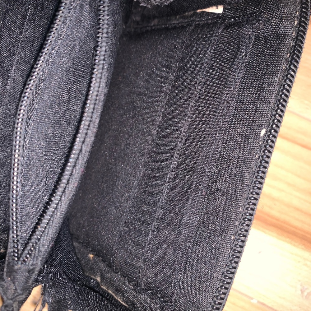 Rosetti well used leather zip wallet - Picture 7 of 7